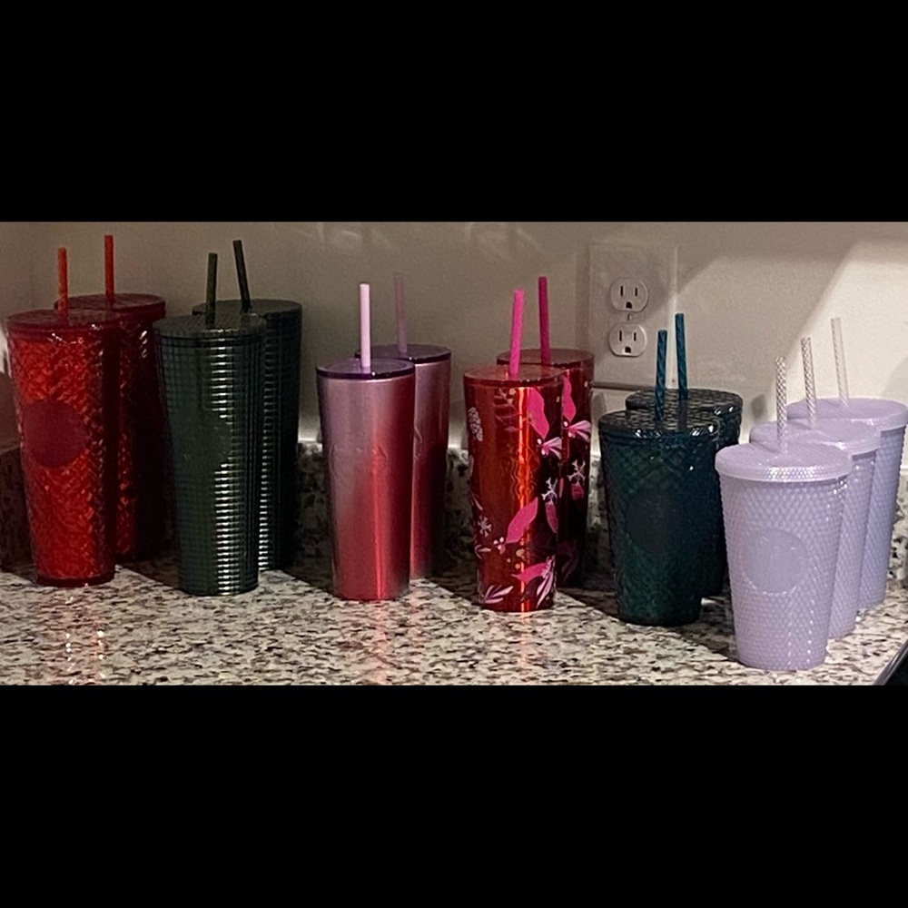 Starbucks Holiday 2021 Collection - Picture 2 of 2